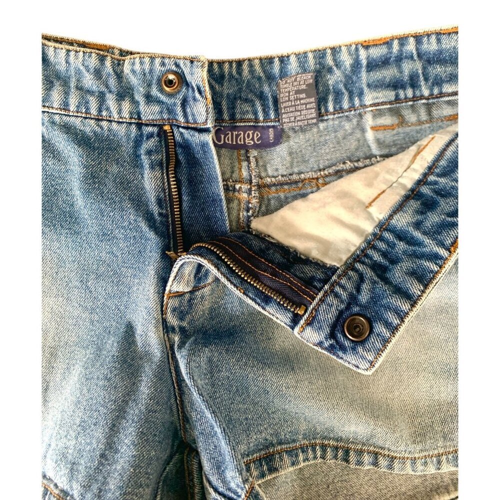 Garage Low Rise Women's Jean Shorts Light Wash Size 11 - Picture 3 of 8